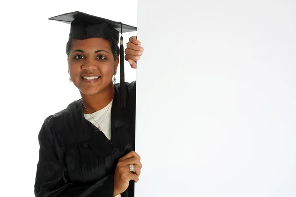 Mujer graduándose — Foto de Stock