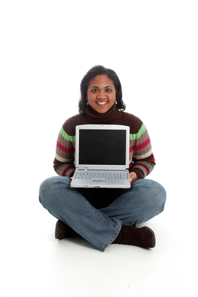计算机上的妇女 — 图库照片