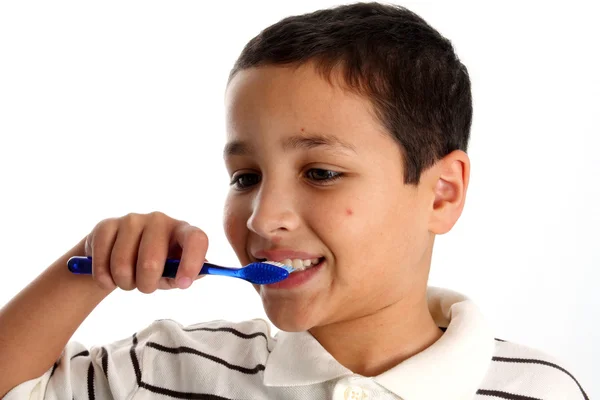 Chlapec čistit zuby — Stock fotografie