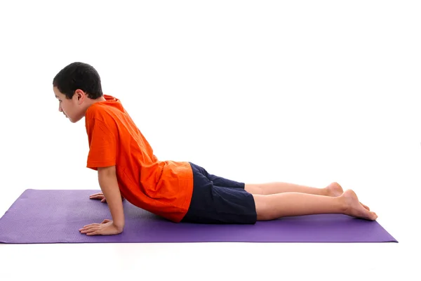瑜伽姿势的男孩 — 图库照片