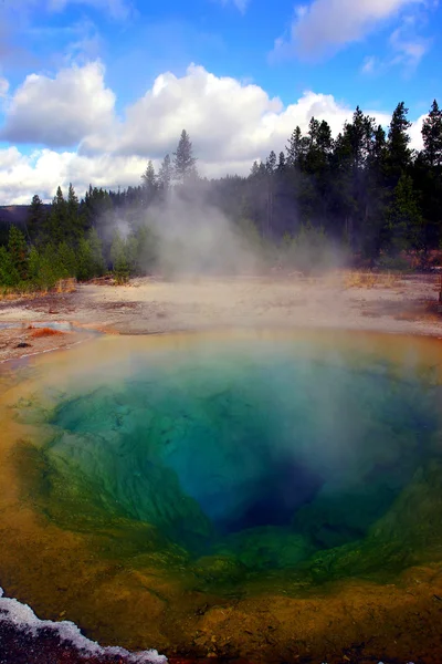 Yellowstone μπλε τρύπα — Φωτογραφία Αρχείου