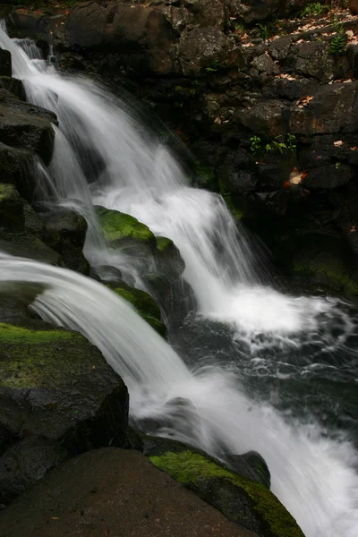 Cachoeira Mossy no verão — Fotografia de Stock