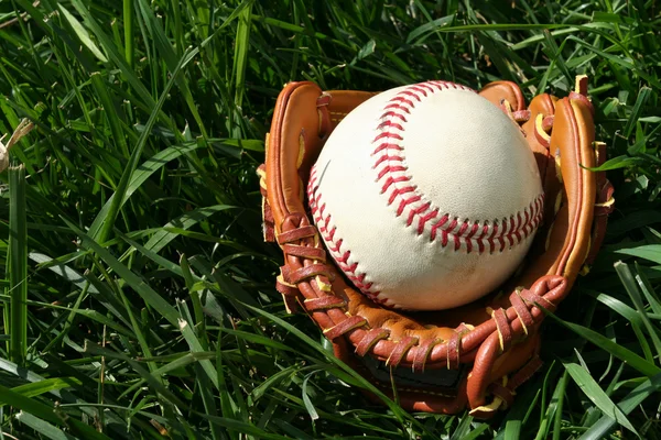 Baseball and Glove — Stock Photo, Image