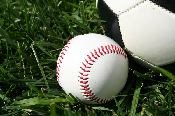 Baseball és a labda a — Stock Fotó