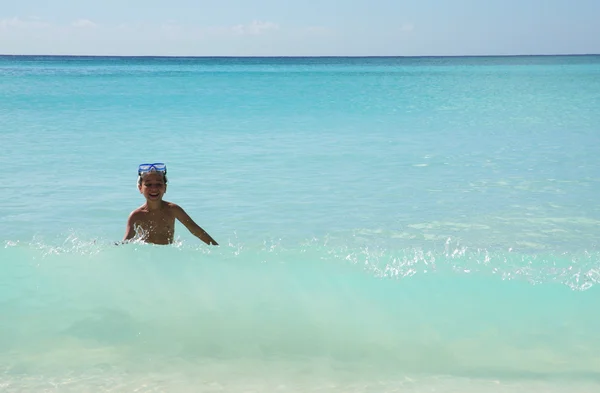 Boy Playing At Beach — Stock Photo, Image