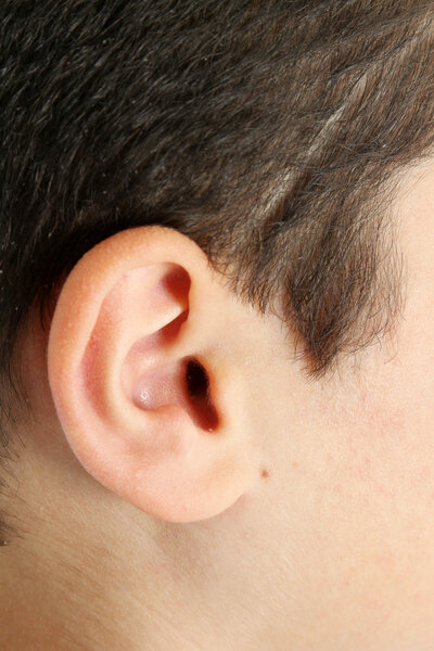 ребенок на белом фоне