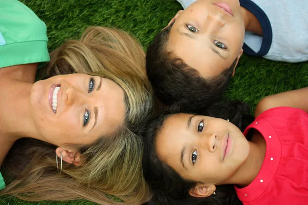 Family In The Grass — Stock Photo, Image