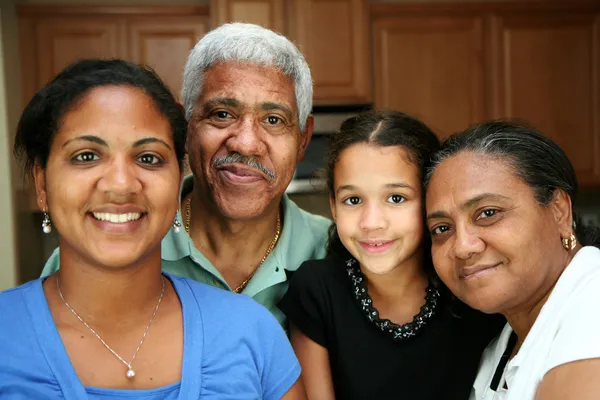Семья меньшинств — стоковое фото