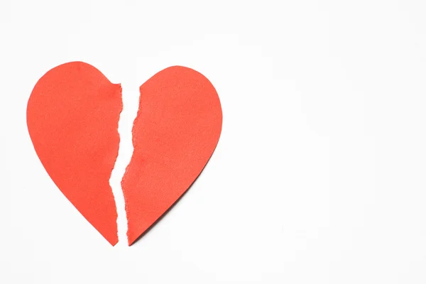 Χαρτί καρδιά του χωρισμένη σε μισό — Φωτογραφία Αρχείου