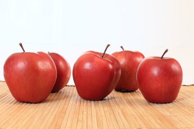 Red apples clipart