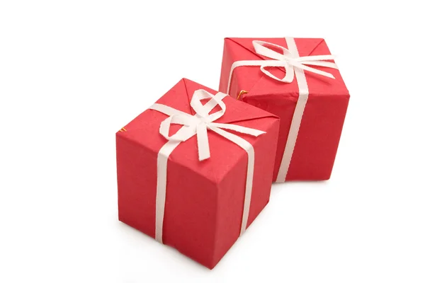 Μια φωτογραφία του δύο κουτιά δώρων πάνω από λευκό — Φωτογραφία Αρχείου