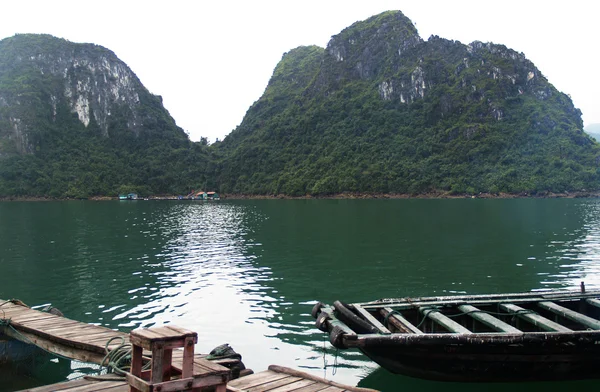 stock image Boat on Halong bay