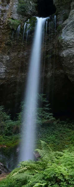 Wodospad kakueta — Zdjęcie stockowe