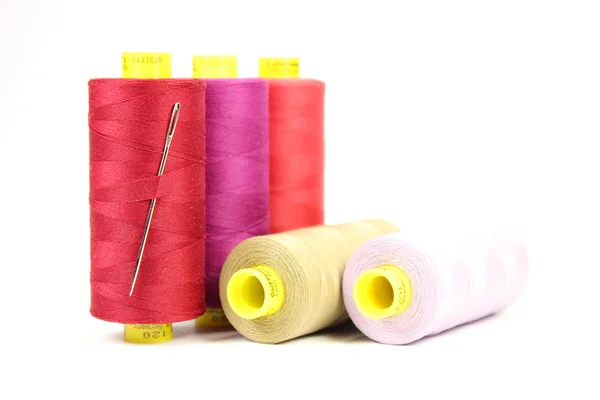 Colorido hilo de coser —  Fotos de Stock