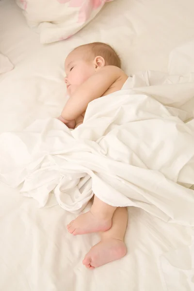 Bebé recién nacido dormido — Foto de Stock