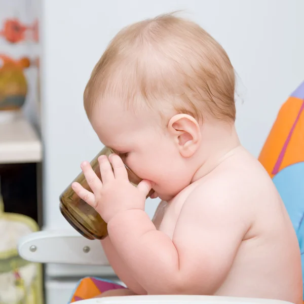 Baby sdrinking — Stock Photo, Image