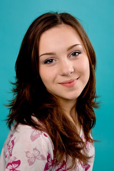 Usměvavá brunetka teen girl — Stock fotografie