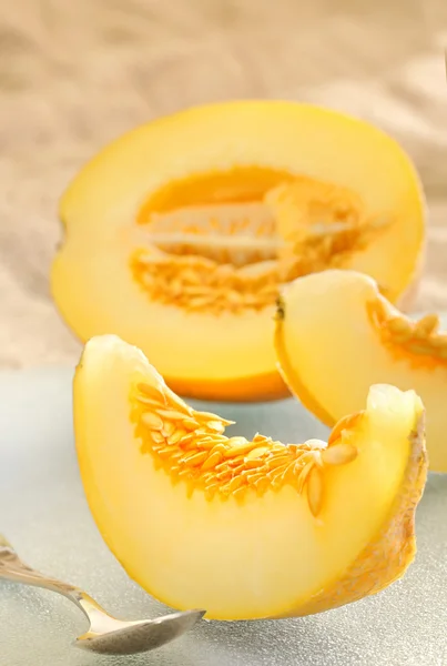 Gelbe Melonenscheiben — Stockfoto