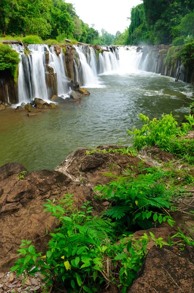 Tad pha suam vattenfall, champasak, laos — Stockfoto