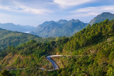 eğri yol dağ, Tayland