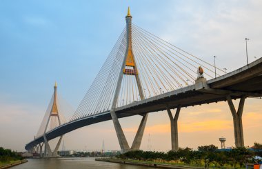 Bhumibol Mega Bridge (Industrial Ring Mega Bridge at night, Bang clipart