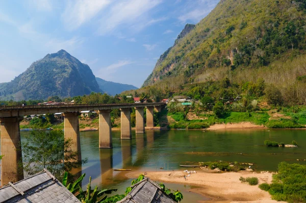 Nong Khiaw mega Bridge, Nong Khiaw, Laos — стоковое фото