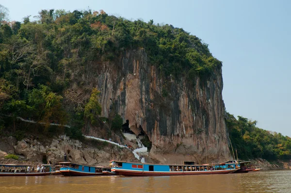 Пещера Пак У, Луанг Пра Банг, Лаос — стоковое фото