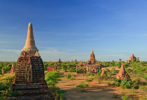 Templer af bagan ved solopgang, Bagan, Myanmar - Stock-foto