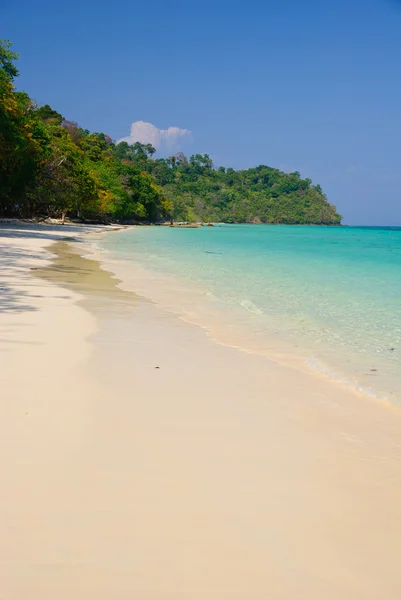 Plaża na wyspie koh rok, krabi, Tajlandia — Zdjęcie stockowe
