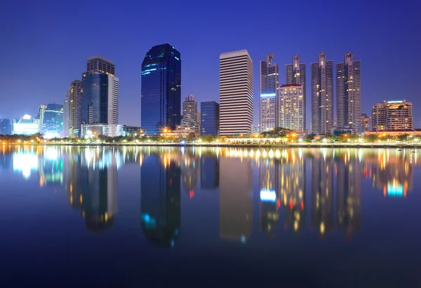 Bangkok city at night with reflection of skyline, Bangkok,Thaila — ストック写真