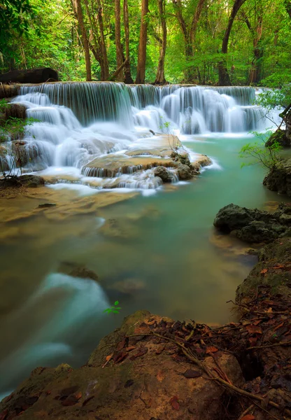 Cachoeira de Erawan, Kanchanaburi, Tailândia — Fotografia de Stock