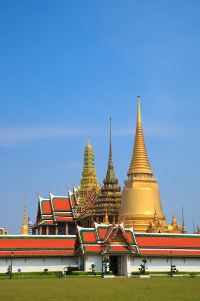 Wat phra kaew, grand palace, bangkok, tailandesas — Fotografia de Stock