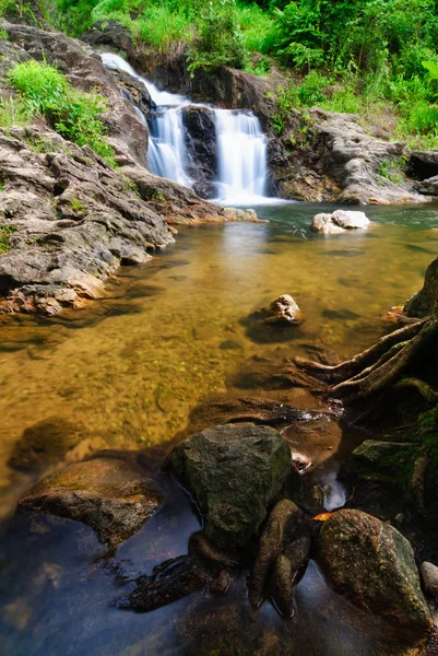 莎莉嘉瀑布在泰国那空那育 — 图库照片
