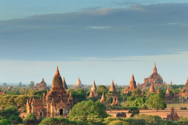 Gün doğumunda Bagan Tapınakları, Bagan, Myanmar