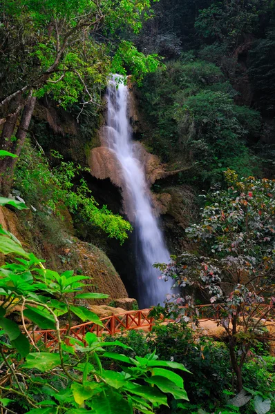 Cachoeira Kuang Xi, Luangprabang, Laos — Fotografia de Stock