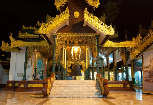 Sál krále singu zvon v shwedagon pagoda, yangon, myanmar — Stock fotografie
