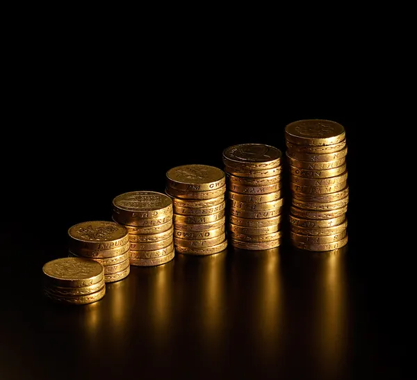 Pilha de moedas de libra esterlina — Fotografia de Stock