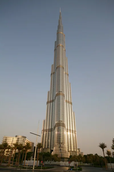 Burj Khalifa en Dubai - el edificio más alto, Emiratos Árabes Unidos — Foto de Stock