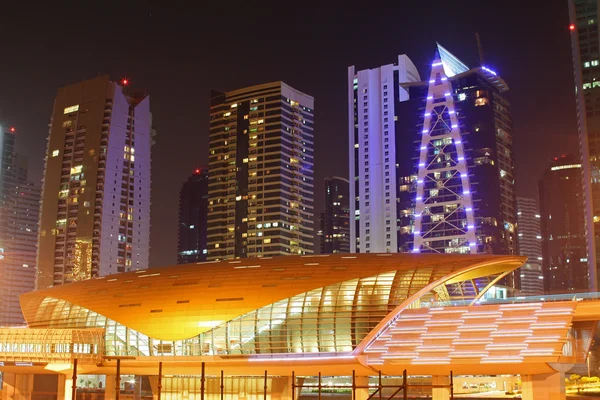 Дубай - Новая футуристическая станция метро, Объединенные Арабские Эмираты — стоковое фото