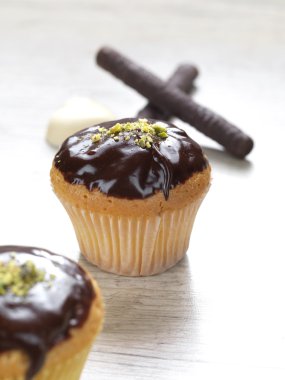 ahşap yüzeyde cupcakes