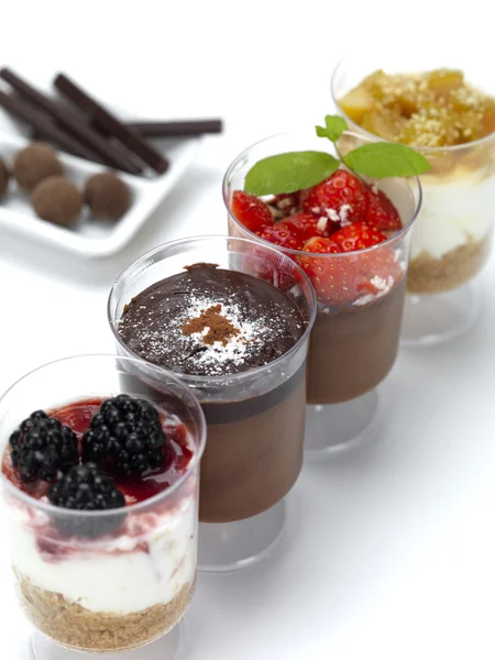 Vier Desserts hintereinander — Stockfoto