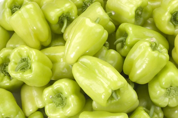 Groene paprika's (horizontaal) — Stockfoto