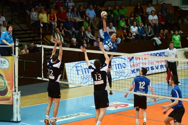 Kaposvar - kecskemet juego de voleibol — Foto de Stock