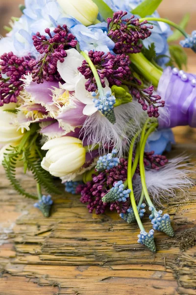 Vibrant natural bridal bouquet — Stock Photo, Image