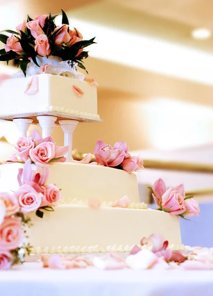 Όμορφη γαμήλια τούρτα Εικόνα Αρχείου