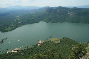 su deposu ile tavertet Dağları.