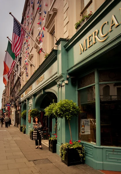 Dublin street with and flags. — Stock Photo, Image