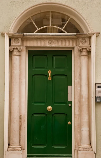 Malovaná domovní dveře. — Stock fotografie