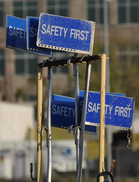 Segurança Primeiro sinal — Fotografia de Stock