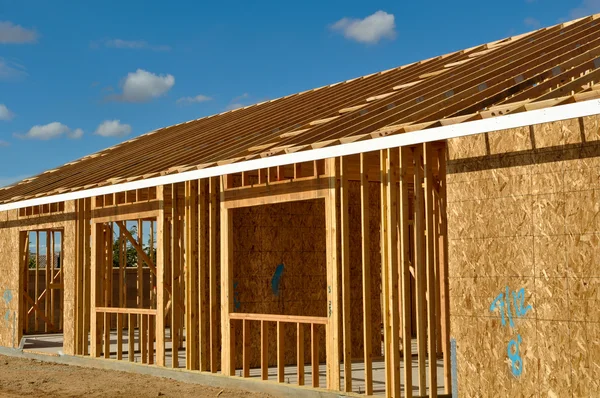 Nieuw huis in aanbouw — Stockfoto